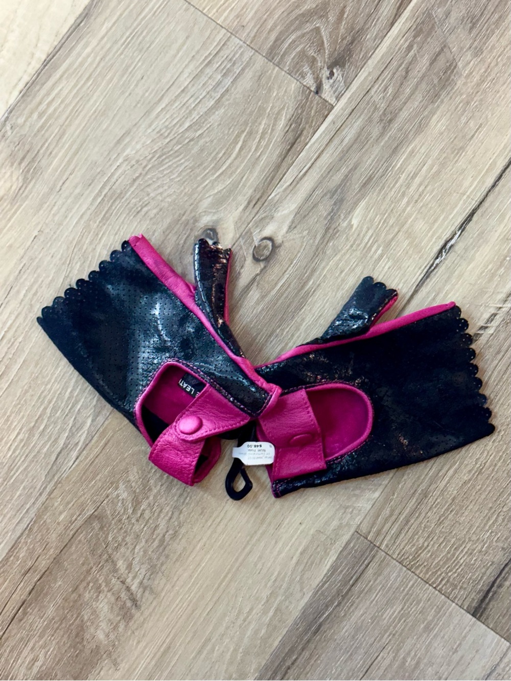 David & Young Genuine Leather Fingerless Gloves Pink Black NWT Size S - Picture 4 of 12